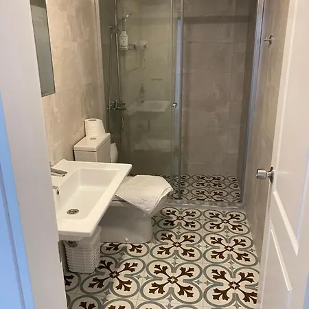 Otelurla Otel *